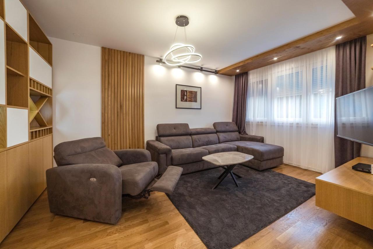 Apartman Pesic Apartment Пирот Екстериор снимка